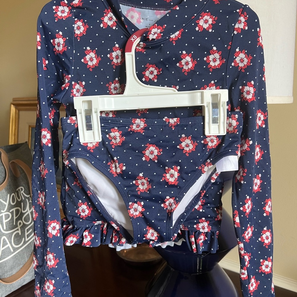 Guc soze 5 Janie and Jack rashguard swim set.